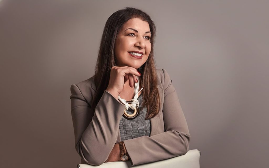 Sobre a autora: Cecília Dmeterko Montagna